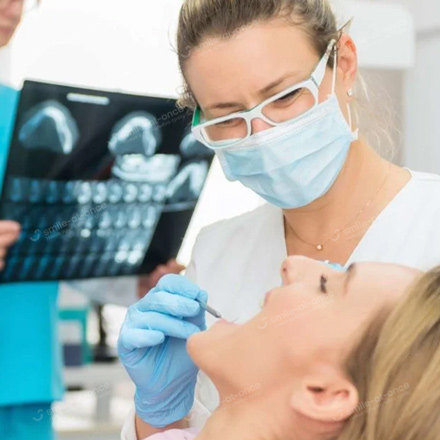 Особенности имплантации зубов у женщин