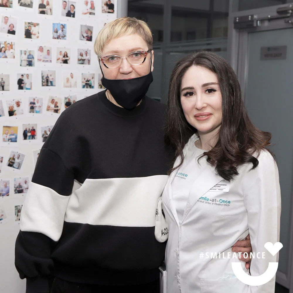 Кочнева Ирина с хирургом-имплантологом