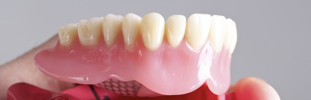 Съемный зубной протез - фото