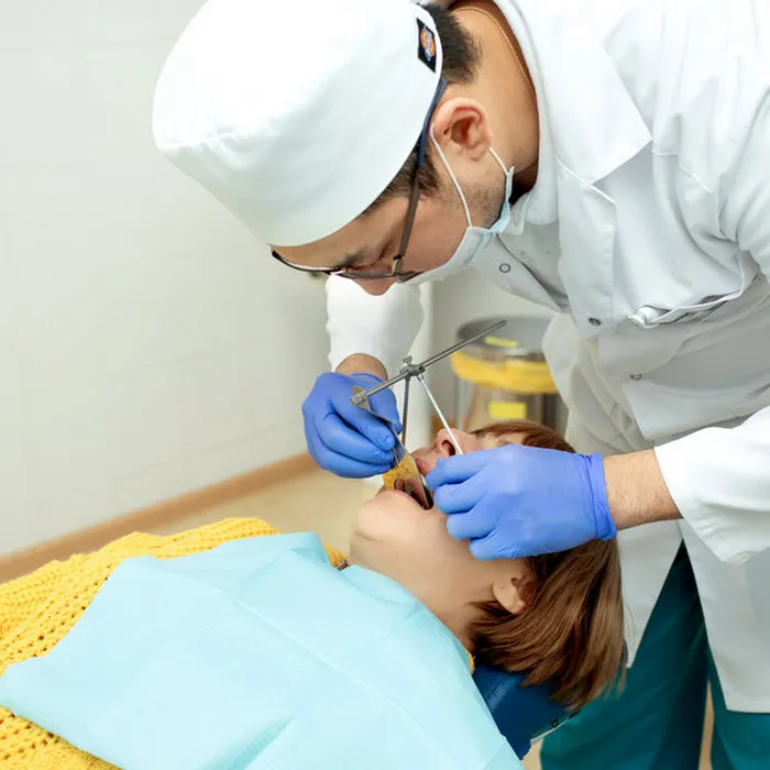 Снятие измерений перед протезированием зубов