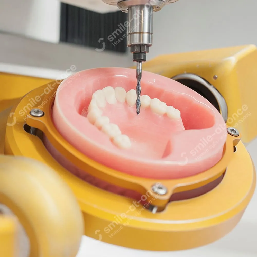 Финальные штрихи в производстве зубного протеза