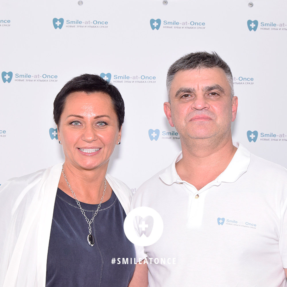 Фото с лечащим врачом после установки виниров