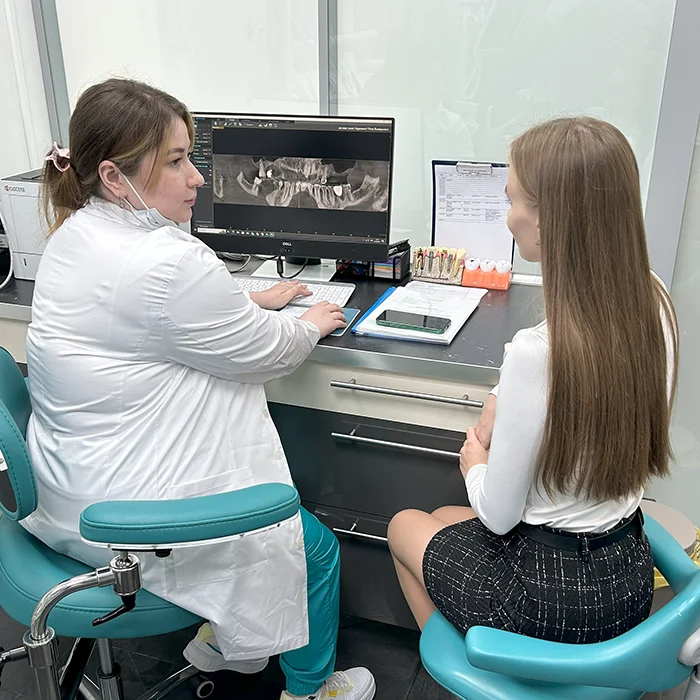 Стоматолог-терапевт Гогуева Фатима, фото на консультации