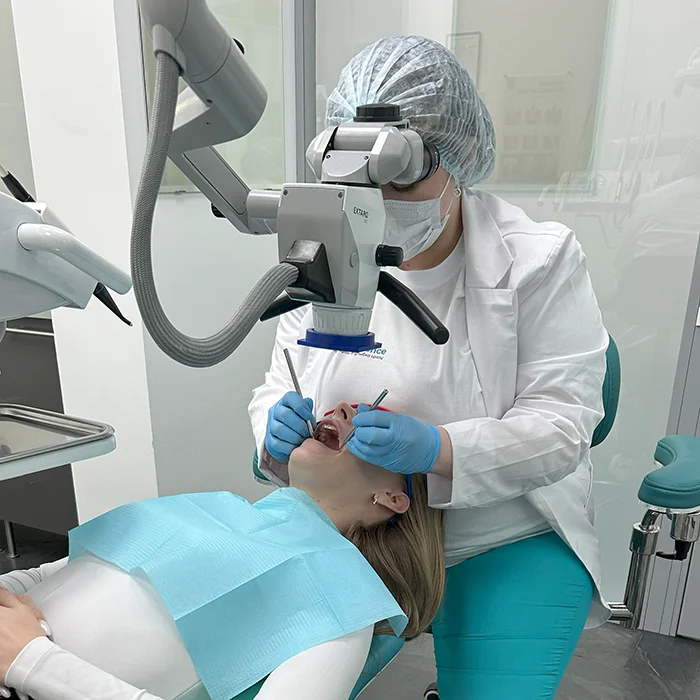 Стоматолог-терапевт Гогуева Фатима, фото за работой