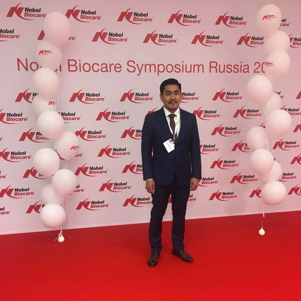 Стоматолог-имплантолог Намдаков Николай Владимирович