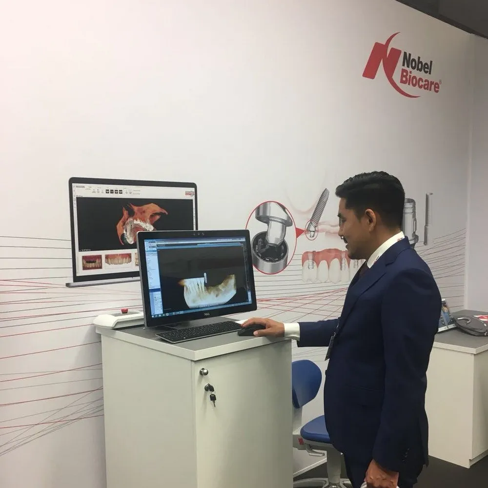 Стоматолог-имплантолог Намдаков Николай Владимирович