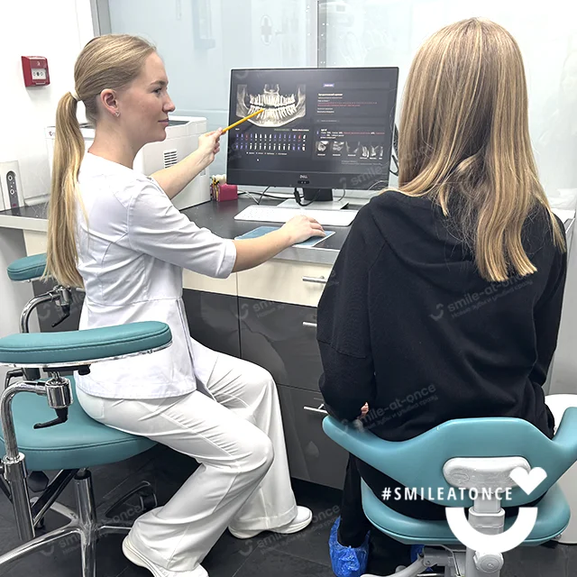 Стоматолог-терапевт Охлина Кристина Николаевна, фото на консультации