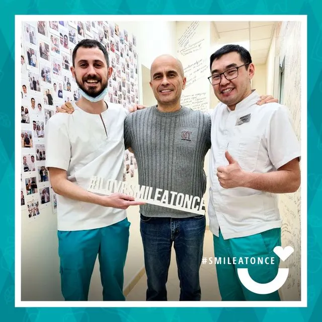 Ноябрь 2021 года: после имплантации зубов