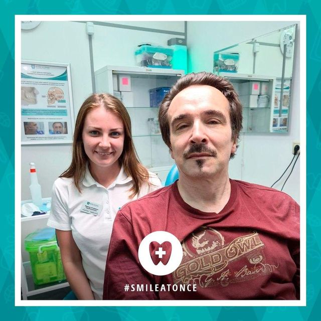Селфи после лечения пародонтита Smile Recovery
