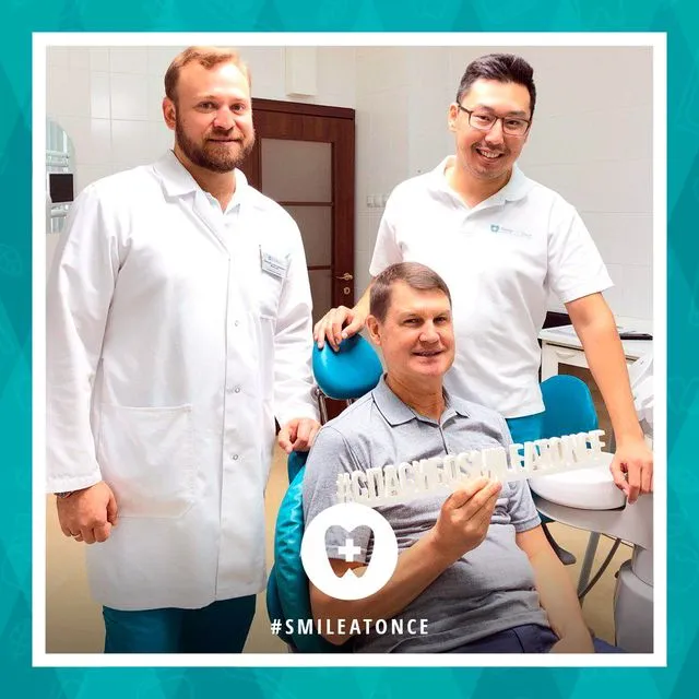 Июль 2019: селфи после имплантации зубов