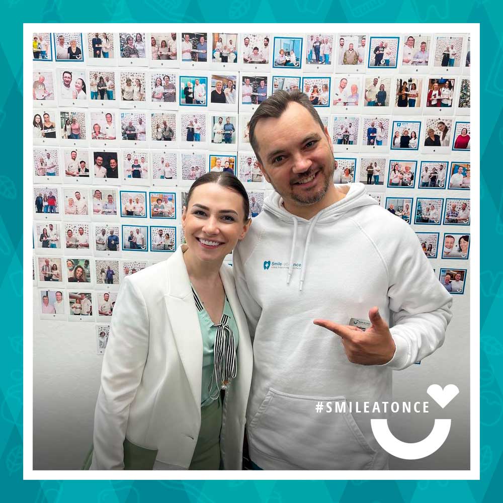 Фото на память после установки виниров