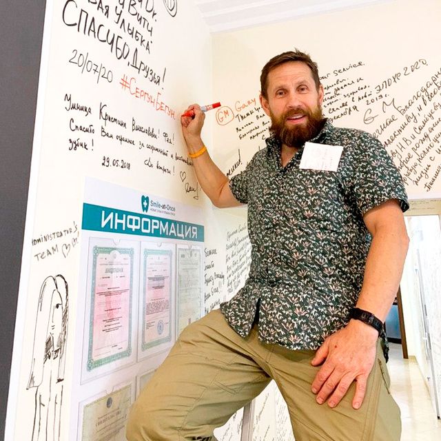 Фото в клинике после проведения имплантации зубов