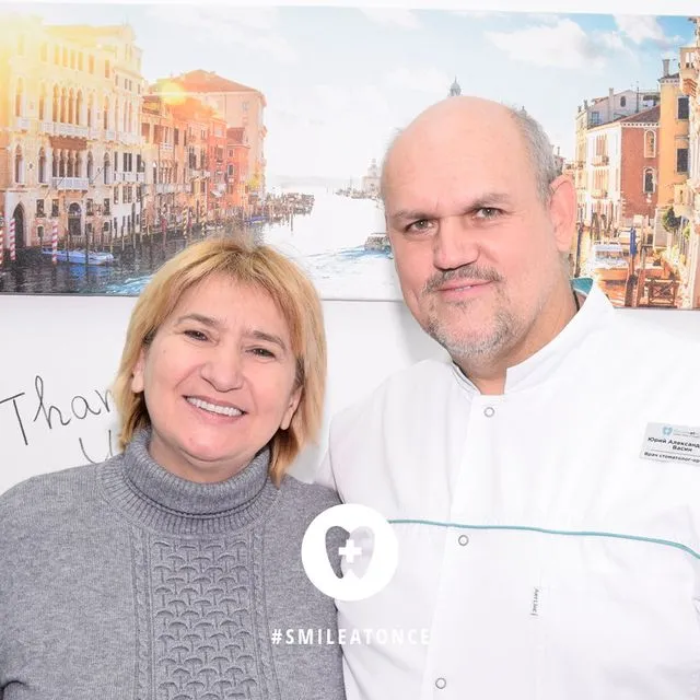 Селфи с врачом после имплантации зубов