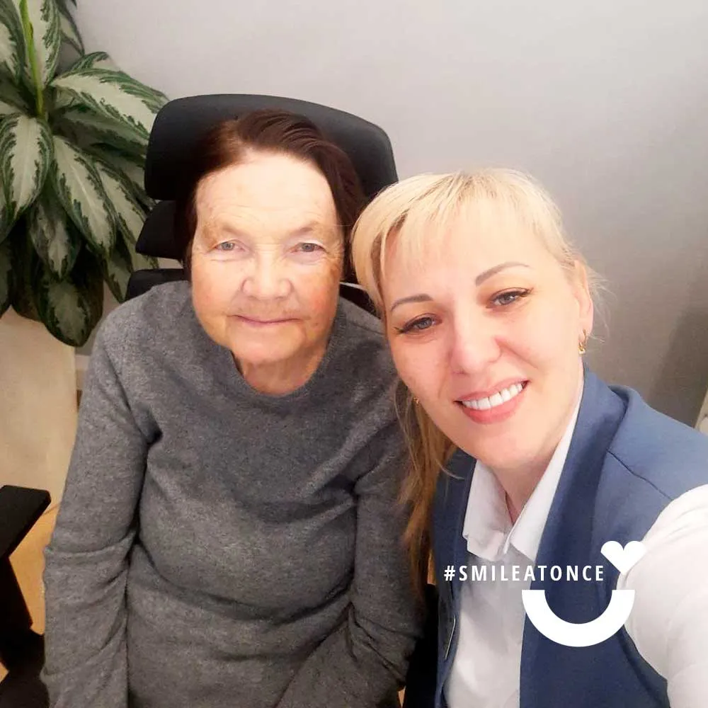 Фото после замены адаптационных зубных протезов