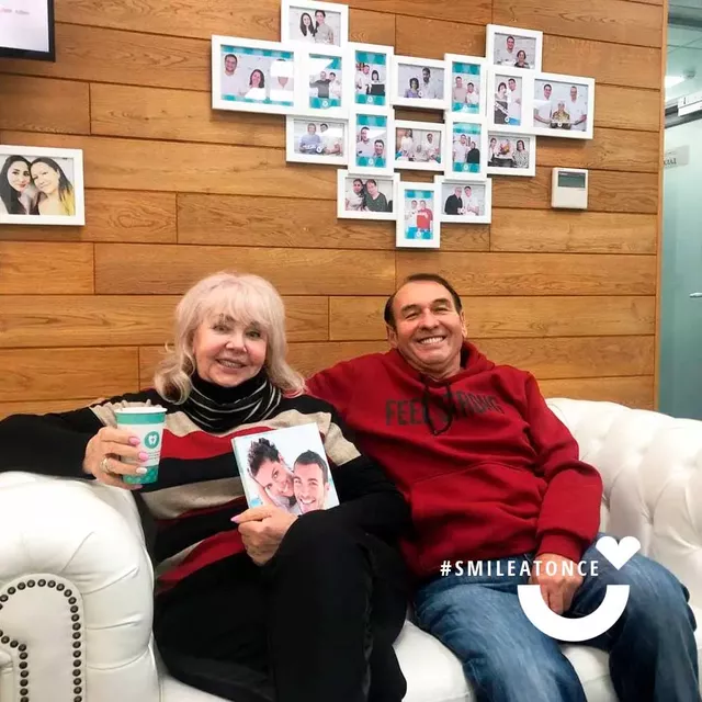 Фото в клинике после имплантации зубов