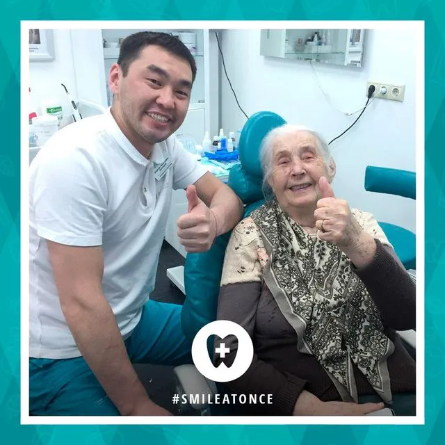 Селфи после протезирования зубов