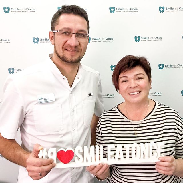 Фото: через год после комплексной имплантации зубов