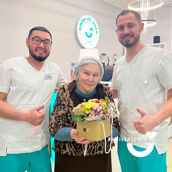 Селфи фото после установки условно-съемных протезов