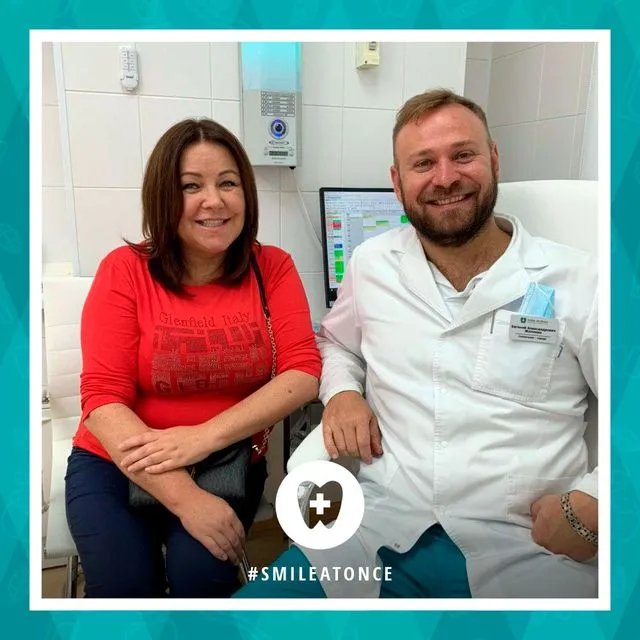 С хирургом-имплантологом после установки имплантов