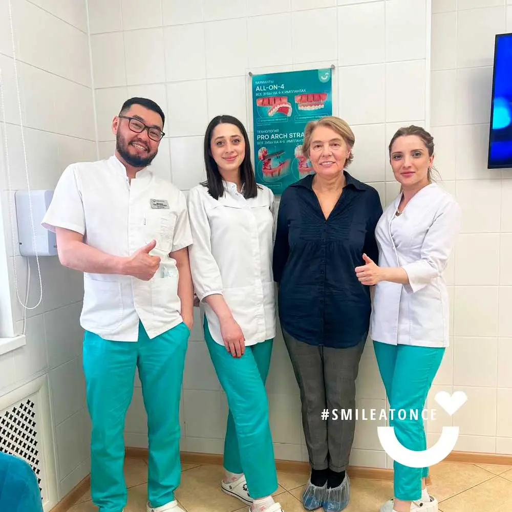 На сервисном обслуживании после имплантации зубов