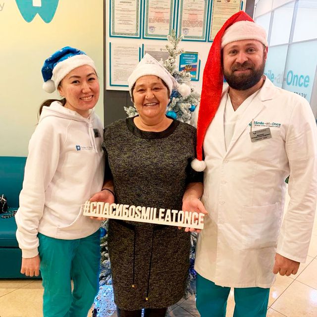 На плановом осмотре после комплексной имплантации