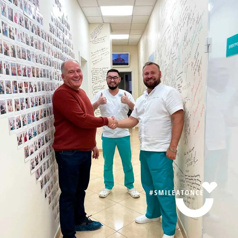 Фото с лечащими врачами после перепротезирования