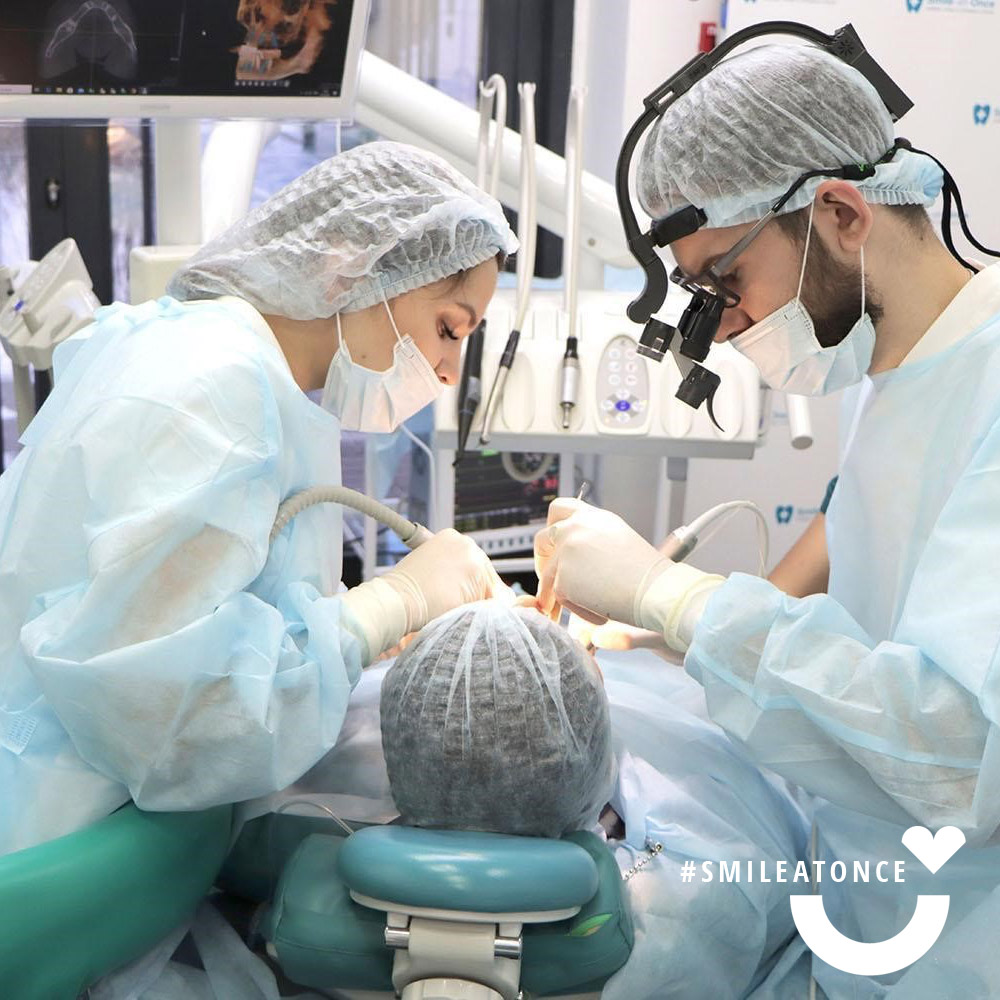 Операция по установке имплантов