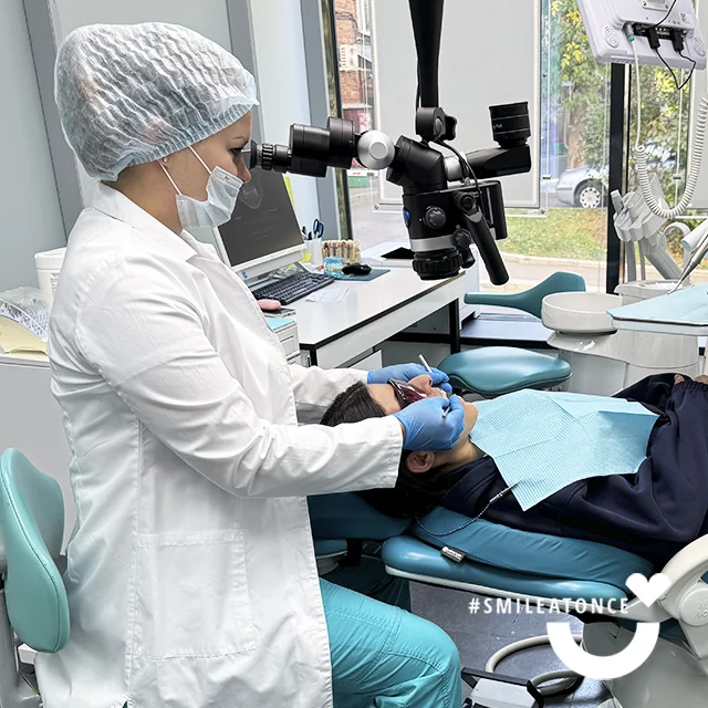 Стоматолог-терапевт Варламова Татьяна Витальевна за работой