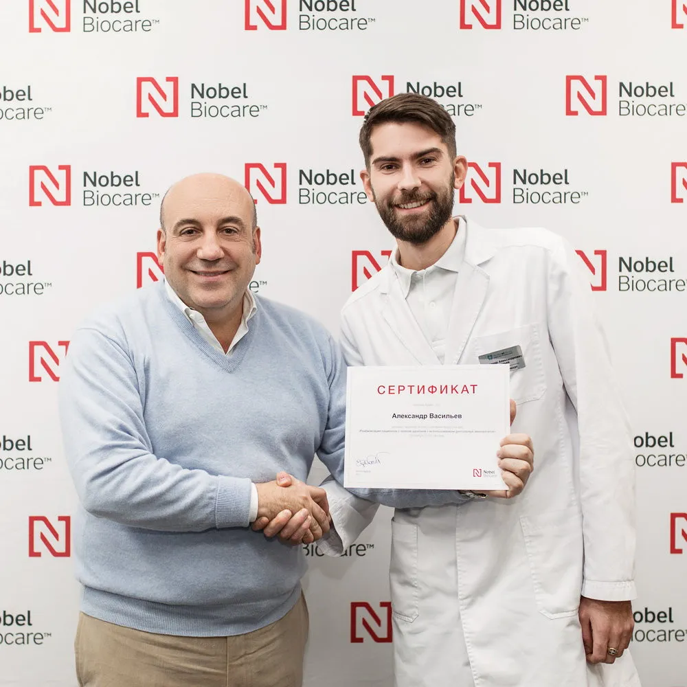 Хирург-имплантолог Васильев Александр Александрович, фото