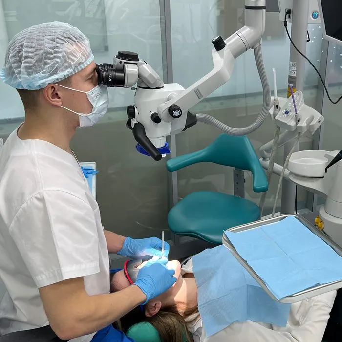 Стоматолог-терапевт Якимов Кирилл, фото за работой