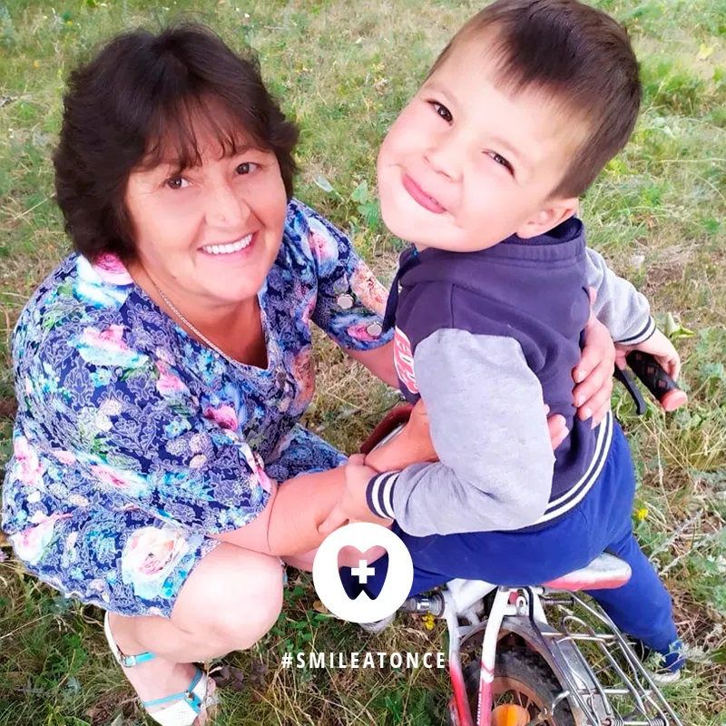 Надежда Васильева наслаждается жизнью с новыми зубами